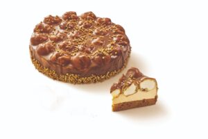 PROFITEROLE CAKE